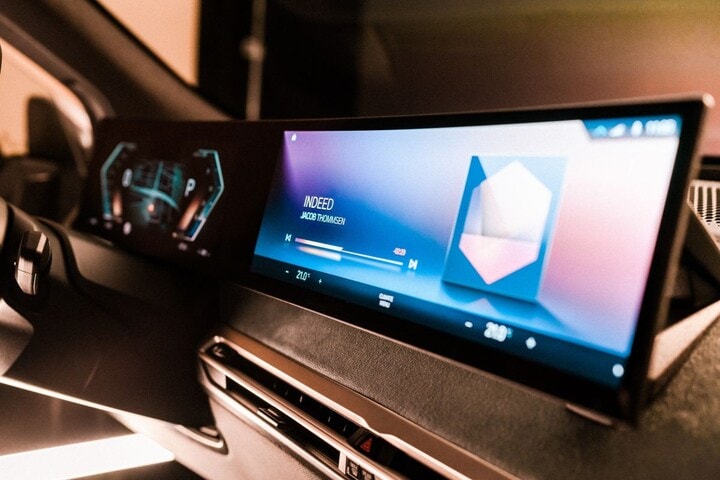 BMW iX iDrive