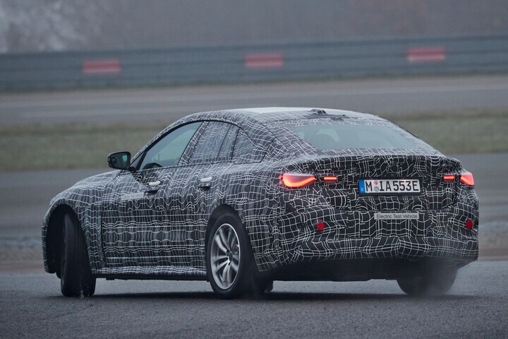 BMW i4