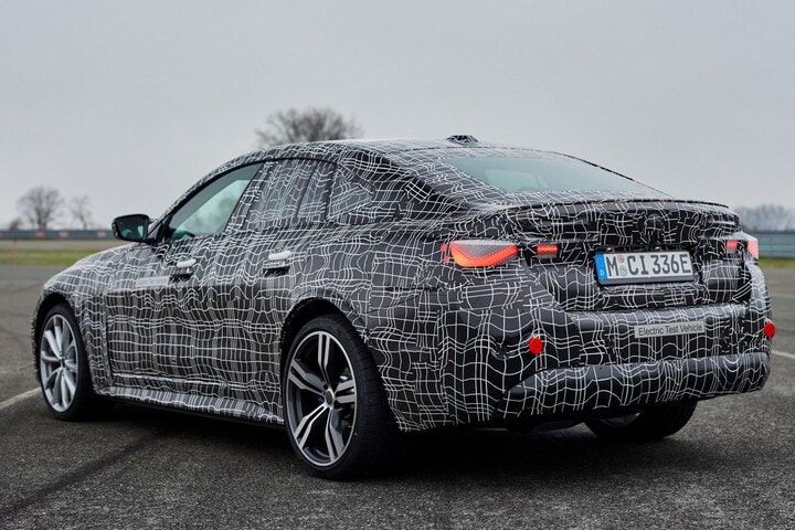 BMW i4