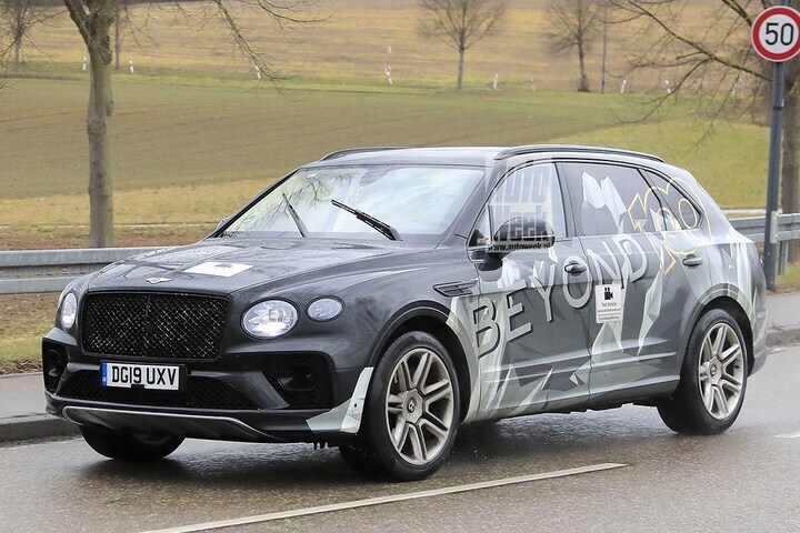 Spyshots Bentley Bentayga LWB