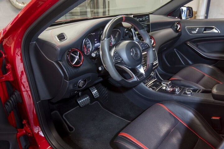 Mercedes-Benz A45 AMG 4MATIC