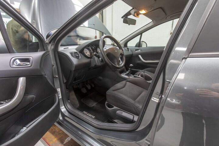 Klokje rond Peugeot 308 SW 1.6 e-HDI