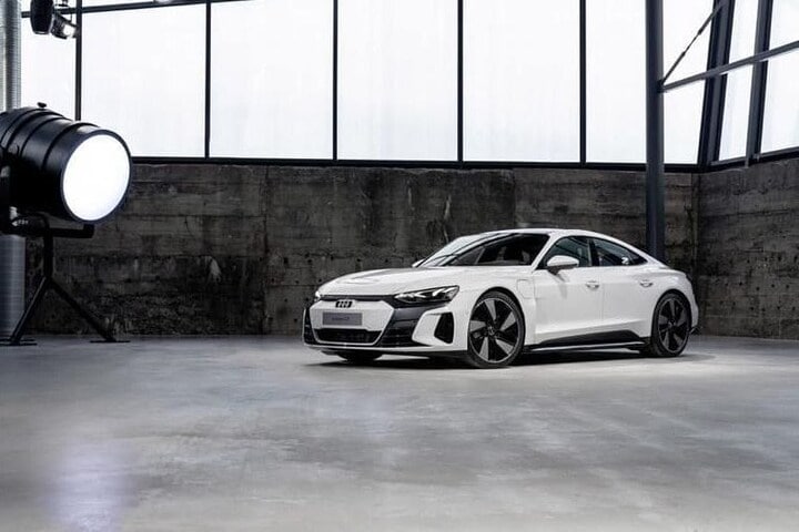 Audi E-tron GT gelekt