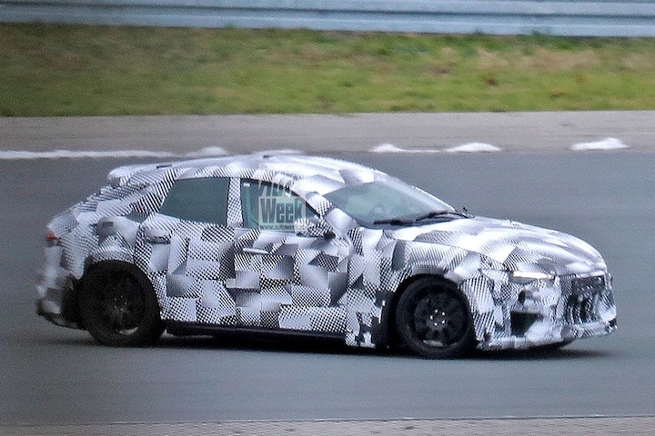 Ferrari Purosangue spyshots mule