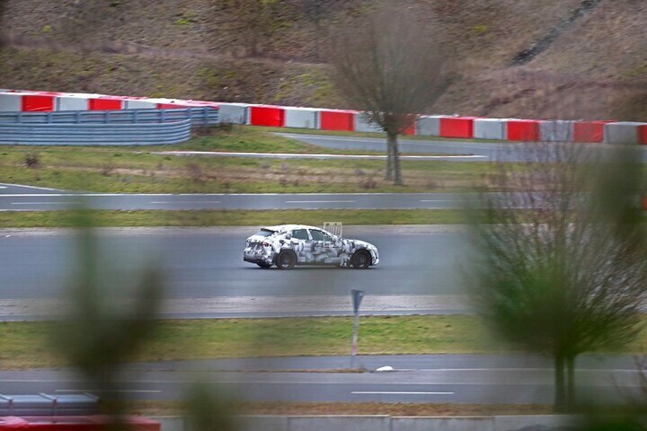 Ferrari Purosangue spyshots mule