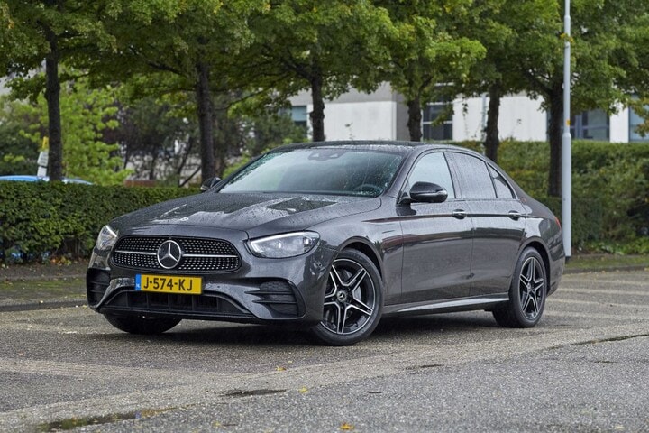 Mercedes-Benz E200