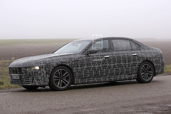 Spyshots BMW i7