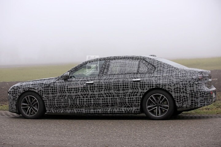 Spyshots BMW i7