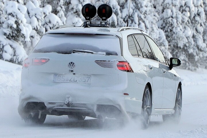 Spyshots Volkswagen Golf Variant R