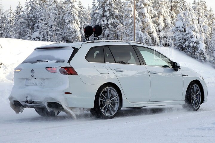 Spyshots Volkswagen Golf Variant R