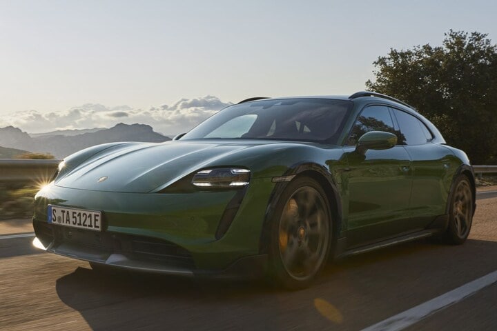 Porsche Taycan Cross Turismo