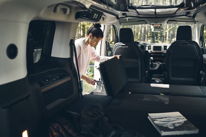 Opel Vivaro Crosscamp Lite