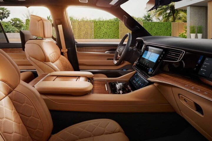 Jeep Grand Wagoneer