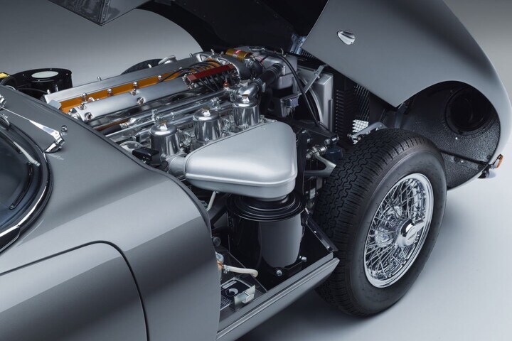Jaguar E-type 60