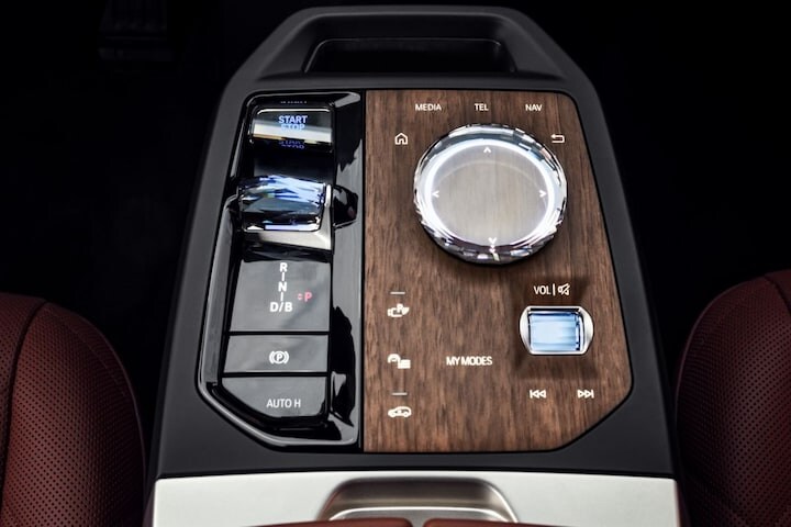 BMW iDrive 2021