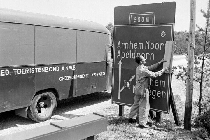 De eerste Nederlandse autosnelwegen