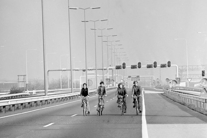De eerste Nederlandse autosnelwegen