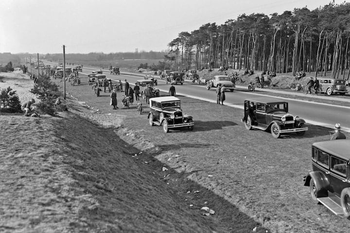 De eerste Nederlandse autosnelwegen