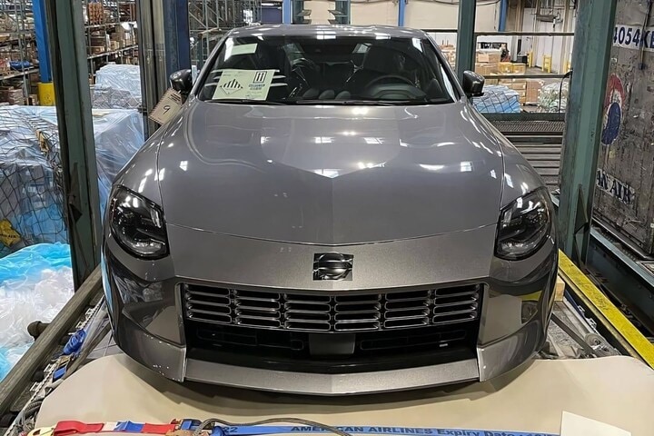 Nissan 400Z gelekt