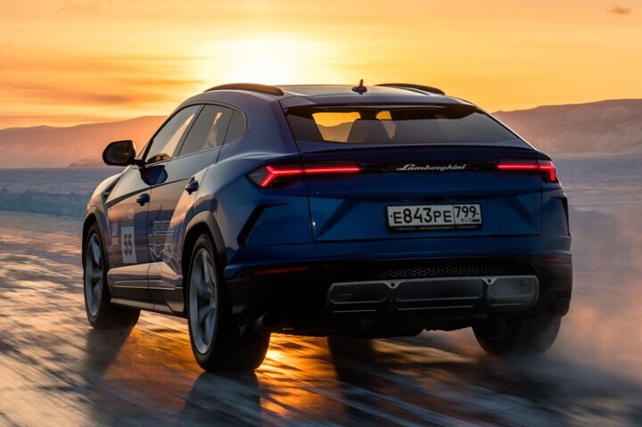 Lamborghini Urus Baikalmeer snelheidsrecord ijs
