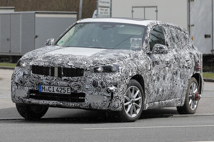 Spyshots BMW iX1