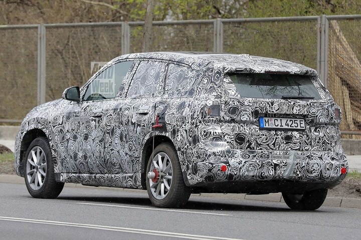 Spyshots BMW iX1