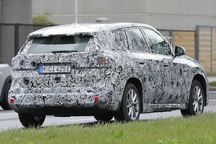 Spyshots BMW iX1