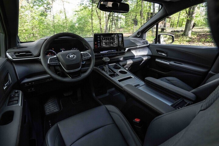 Toyota Sienna Woodland