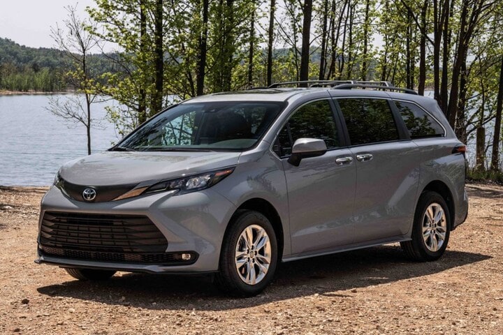 Toyota Sienna Woodland