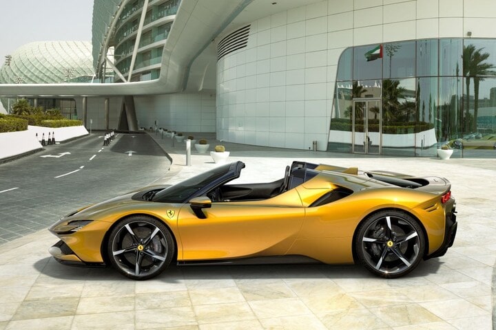 Ferrari SF90 Spider