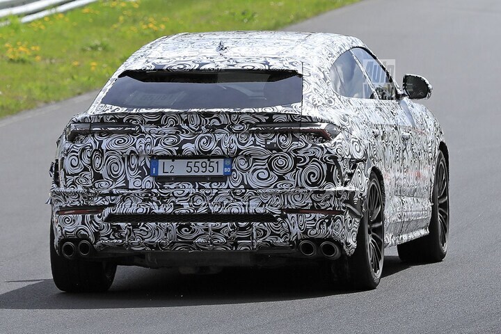 Spyshots Lamborghini Urus Evo