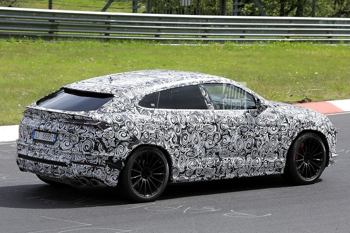 Spyshots Lamborghini Urus Evo