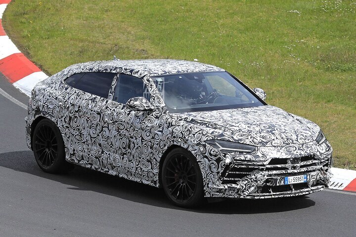 Spyshots Lamborghini Urus Evo