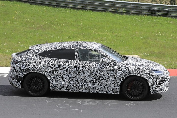 Spyshots Lamborghini Urus Evo