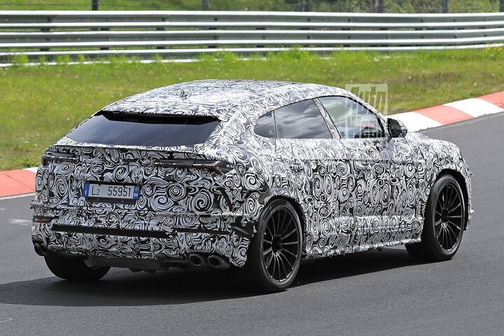 Spyshots Lamborghini Urus Evo