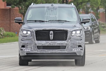 Lincoln Navigator Spyshots
