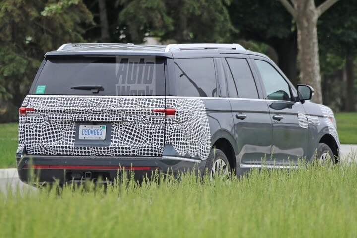 Lincoln Navigator Spyshots