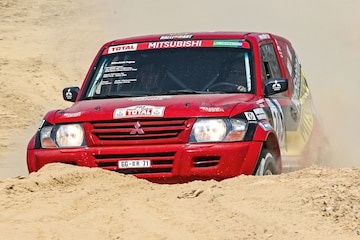 Mitsubishi Pajero Dakar 2001