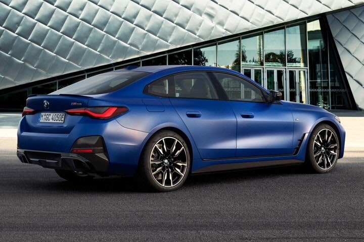 BMW i4