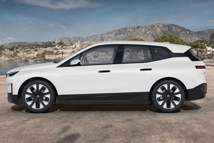 BMW iX back to basics