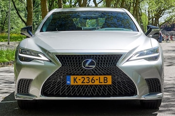 Lexus LS facelift friday