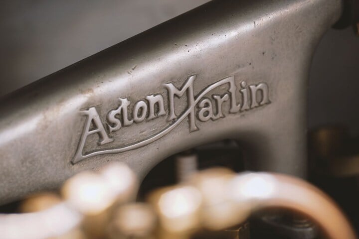 Aston Martin Vantage Q
