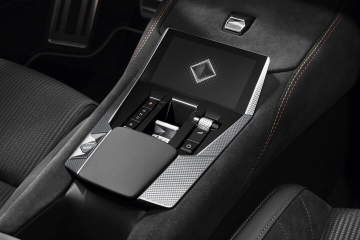 DS 4