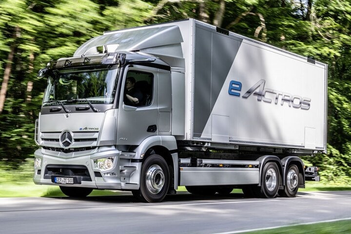 Mercedes-Benz Trucks eActros