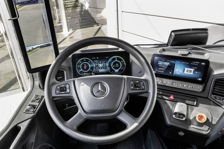 Mercedes-Benz Trucks eActros