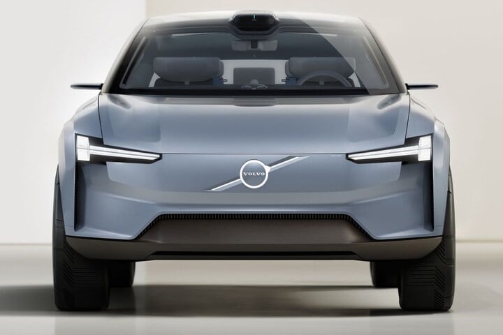 Volvo Recharge Concept