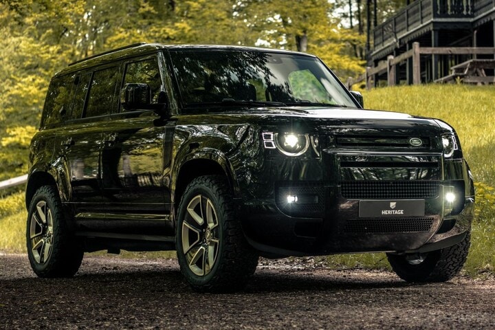 Land Rover Defender Heritage Customs