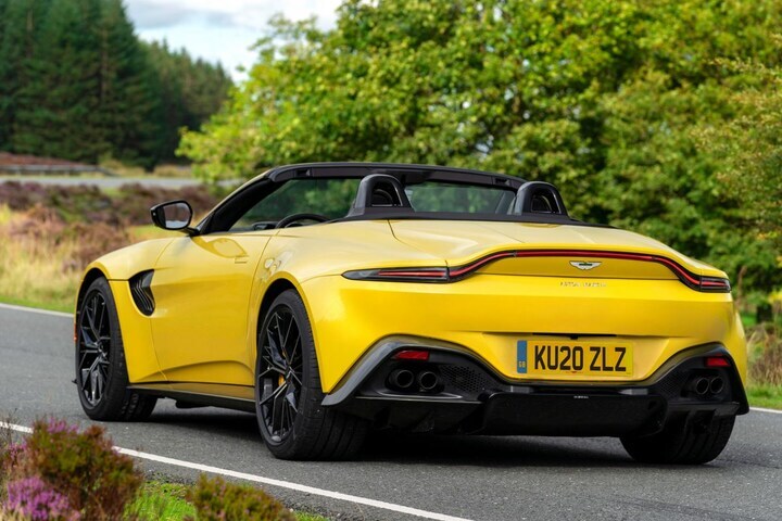 Aston Martin Vantage Roadster