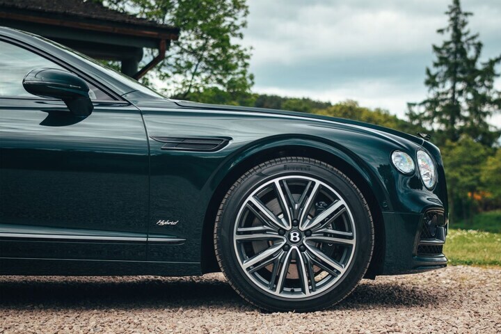 Bentley Flying Spur Hybrid