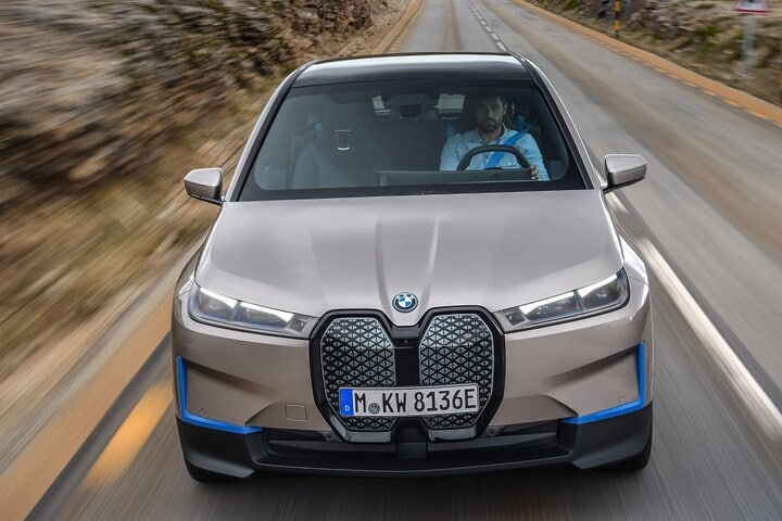 BMW iX